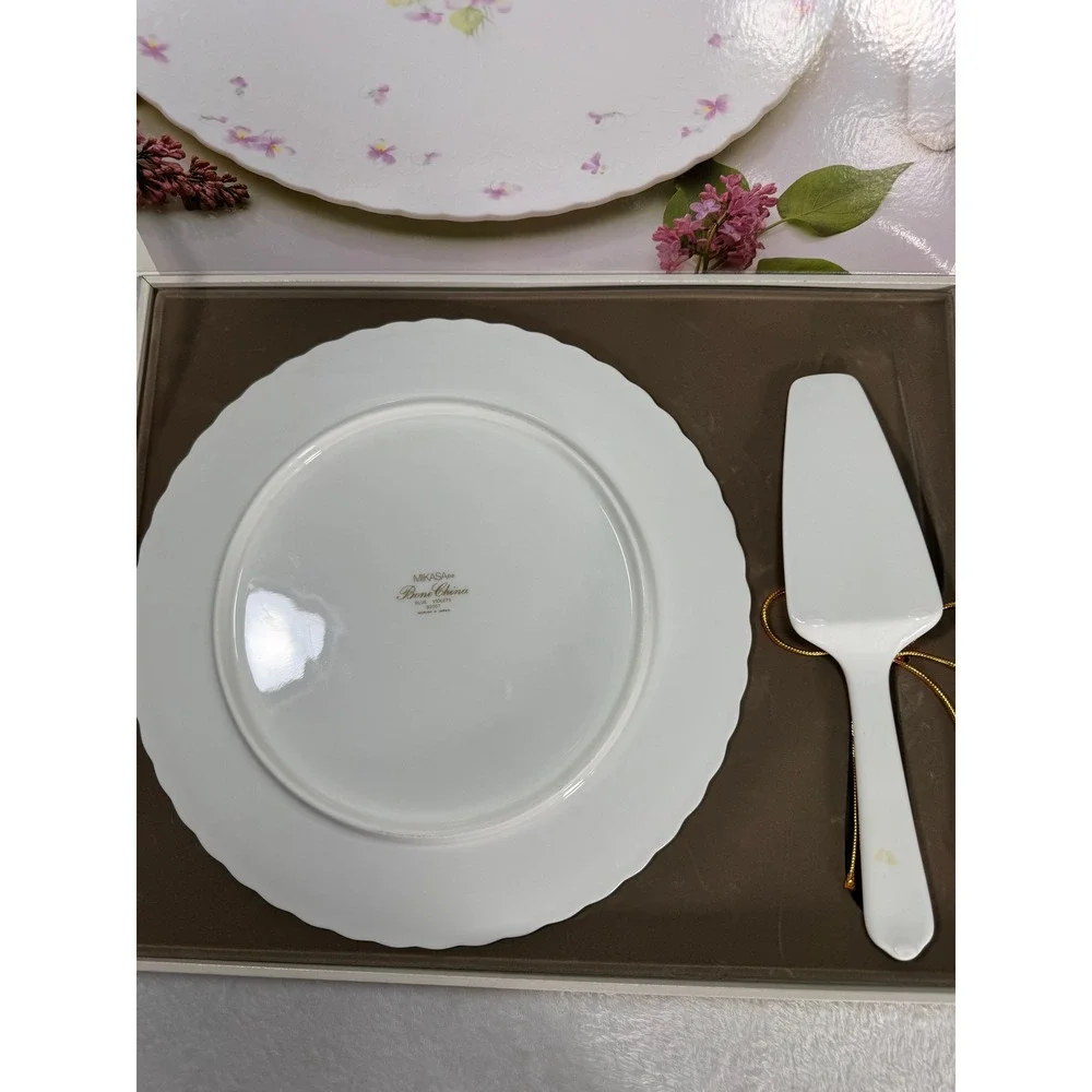 Mikasa Blue Violets B2057 Bone China Cake Plate and Server Set Japan Scalloped